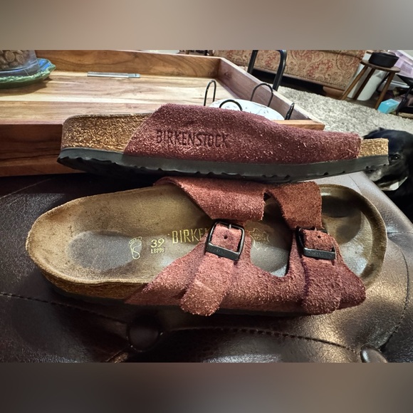 Birkenstock Arizona Burgundy
Suede Sandals size 39 - Picture 3 of 8